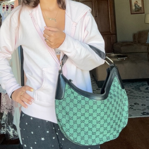 Gucci Green Monogram Shoulder Bag - Picture 11 of 12